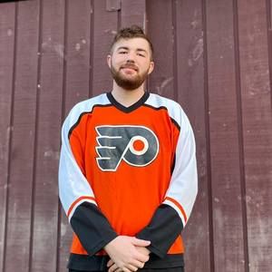 Meet your Posher, Connor